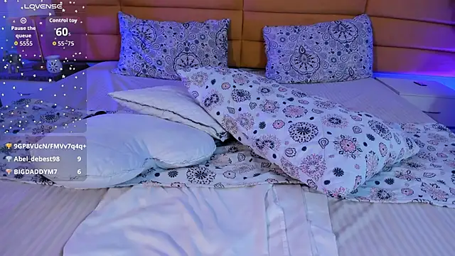 Онлайн чат XXX KamileBlake