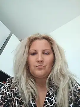 Divineblond: απευθείας συνομιλία ΧΧΧ