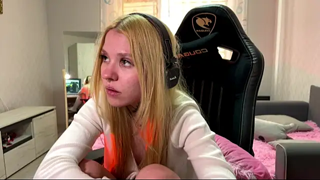 cyber_shawtyzzz's Live XXX Chat