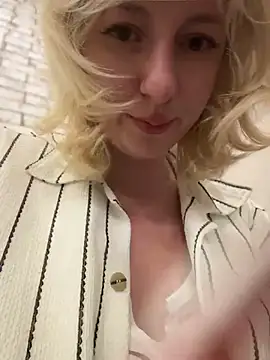 RonnieKiss live XXX chat