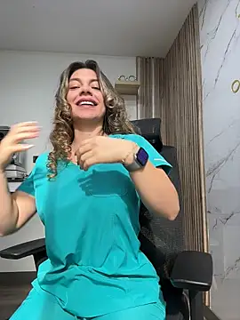 Show de alicee16 na webcam
