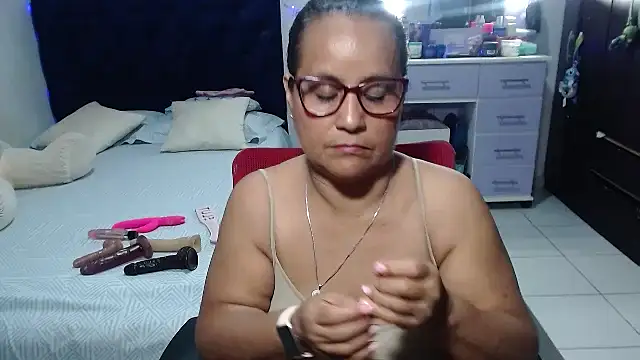 pervert_mommy_'s Live XXX Chat
