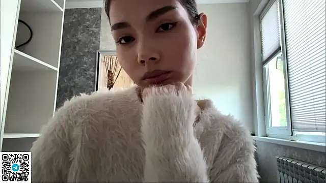 MarylnMonnier Adlı Modelin Canlı XXX Sohbeti