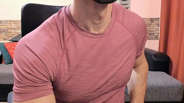 HotHunkTrainer Show in webcam