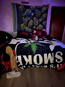 Milfshortcakes' Webcam Show