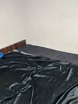 Love_Birds00 Show in webcam