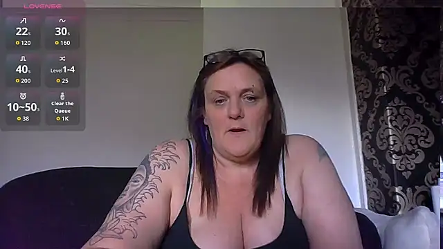 Chat XXX ao vivo de Busty-GilfQuinn