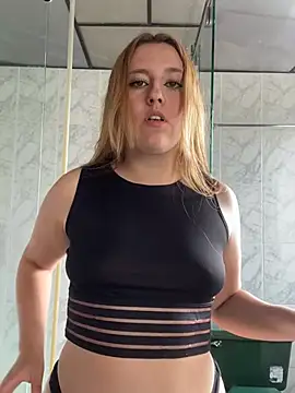 cuttie_blondie: διαδικτυακό σόου στην κάμερα