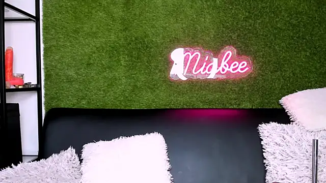 دردشة MiaBeeXX الجنسية المباشرة