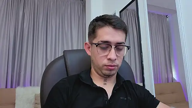 Tommas_Jhonson webcam show