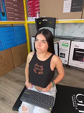 Ambarina_'s Live XXX Chat