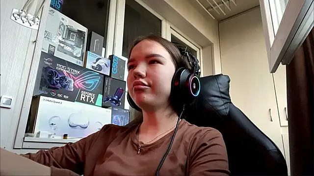 FewerCadre's Live XXX Chat