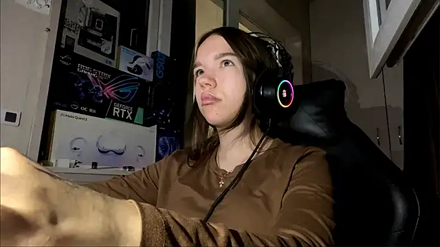 FewerCadre Webcamshow