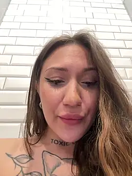 SaintSquirt Adlı Modelin Canlı XXX Sohbeti