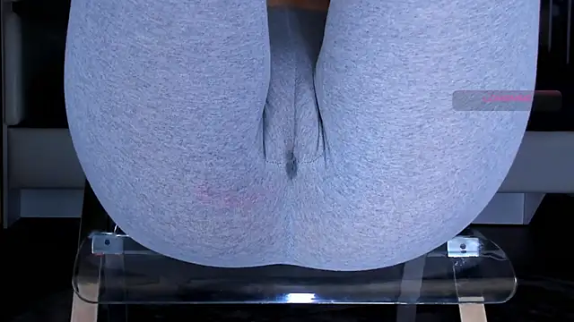 Cameltoe_squirt_inPants Adlı Modelin Canlı XXX Sohbeti