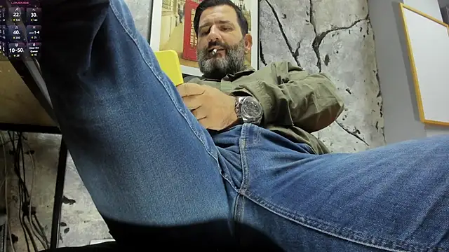 Maxi_thebig_daddy Chat XXX in diretta