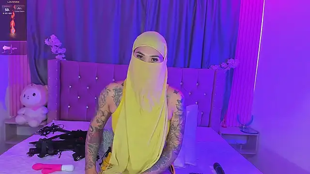Nayla-Mounaのウェブカメラショー