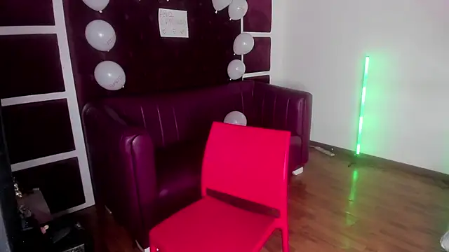 Chatroom XXX en direct de RossMildrey