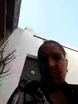 Loomaraj Show in webcam