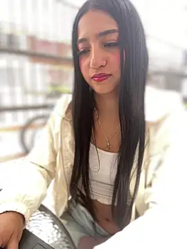 Daniela_Pink 现场XXX聊天