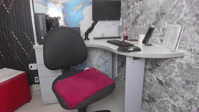 XXX chat uživo modela milenahot__69
