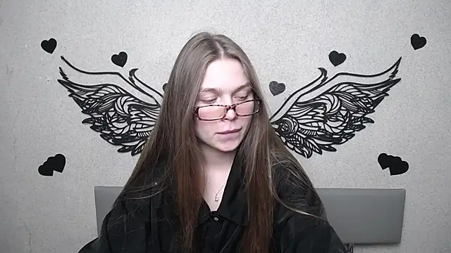 LaraPika Live XXX-chat