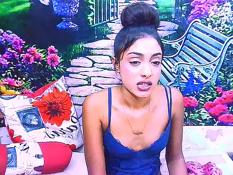IndianPretty14u2Luv's Live XXX Chat