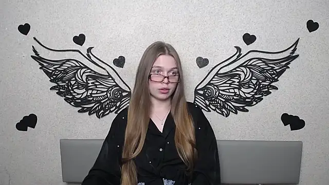 LaraPika's Webcam Show
