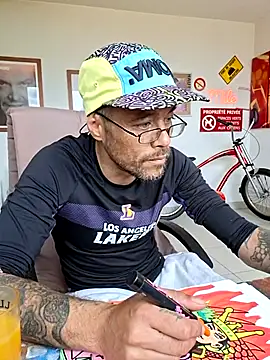 Mr_Graffitimile Live XXX-Chat