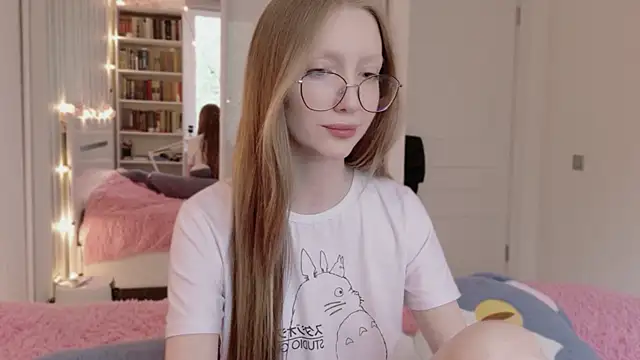Awwwrora live XXX chat