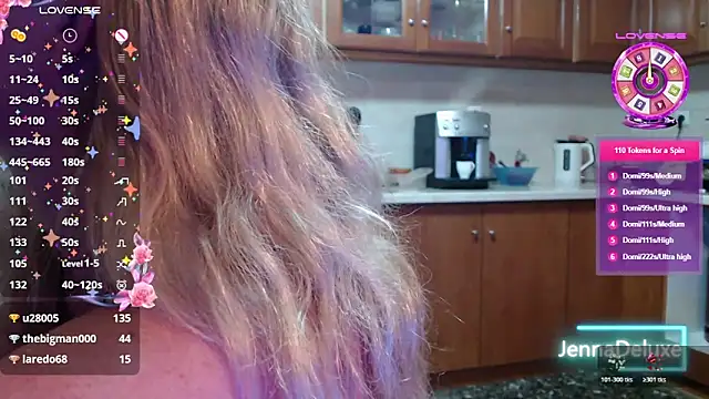 แชท XXX สดของ JennaDeluxe