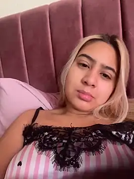 Miabonnett_ – Naživo XXX chat