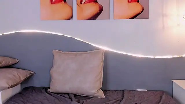 EmiliClarke 现场XXX聊天