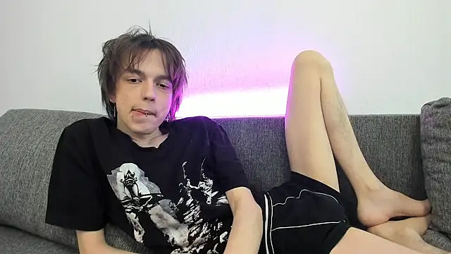 Show modela Nolan_Sagee na web-kameri