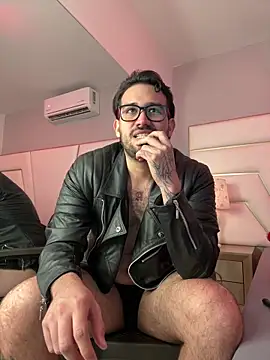Chat XXX en directo de AdrianSith