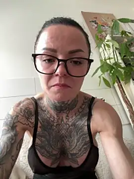 SkinnyLilly Webcam-Show
