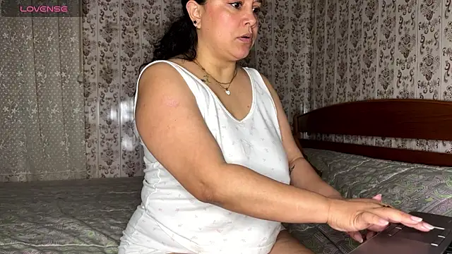Foxyfox_realsex Show Webcam