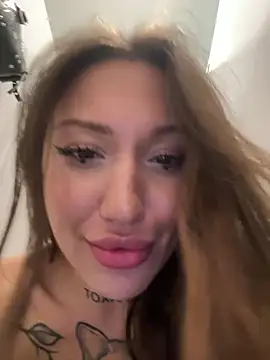 SaintSquirt 라이브 XXX 채팅