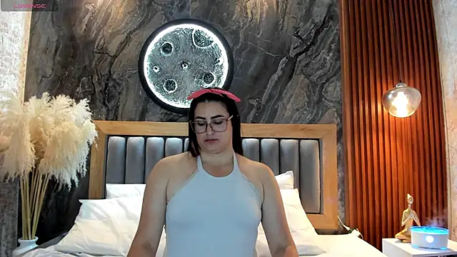 Chat XXX en directo de BellaPeers_