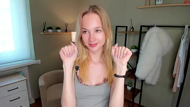 Chatroom XXX en direct de PlushyMood