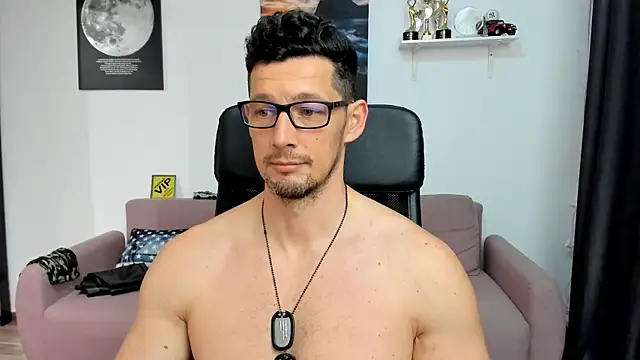 BrutusK08 Live XXX-chat
