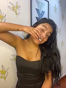Laia_white Adlı Modelin Canlı XXX Sohbeti
