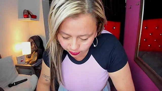 ScarletBigTitties live XXX chat