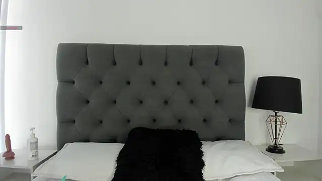 VictoriaParkeer's Live XXX Chat