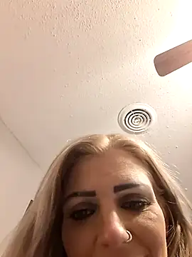 T-AFTERxXxHOURS-K Pertunjukan Webcam