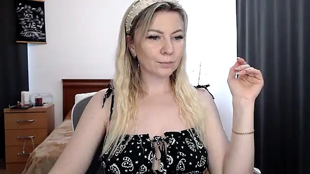 ParadiseAlina Adlı Modelin Canlı XXX Sohbeti