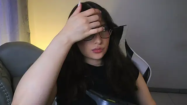 Daisha_Riley élő XXX-chatje