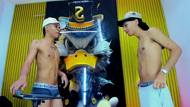 Chat +18 de Guys_Latino_Hot ao vivo