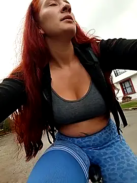 Samyra_Biker12's Webcam Show