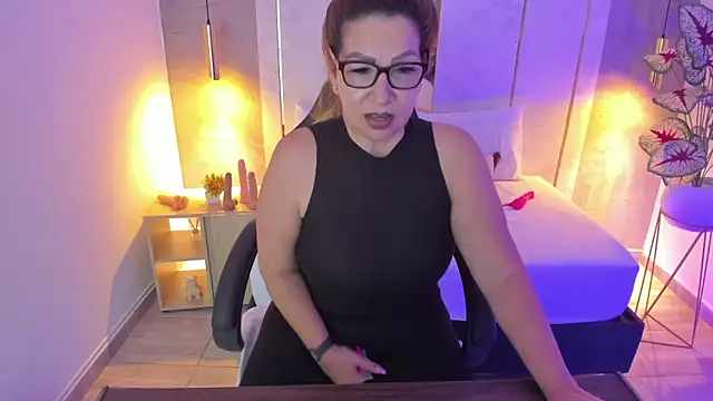 gisela27's Live XXX Chat